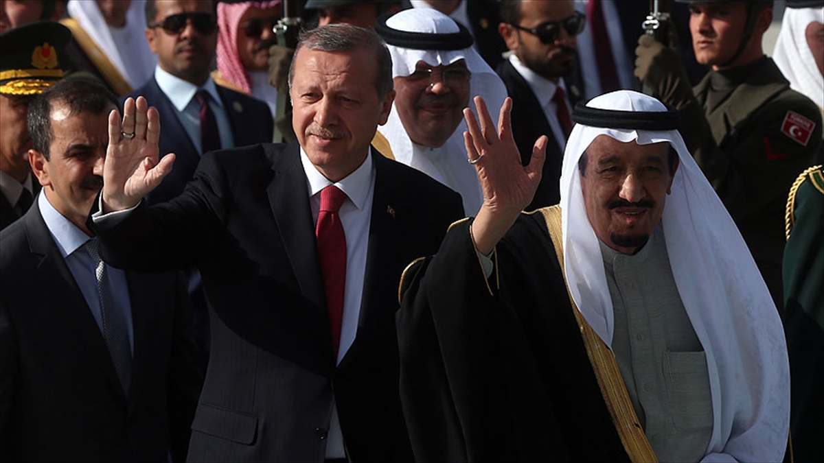Турция и саудовская аравия. Эрдоган в Саудовской Аравии. Эрдоган и Король Саудовской Аравии. Король Испании и Король Саудовской Аравии.