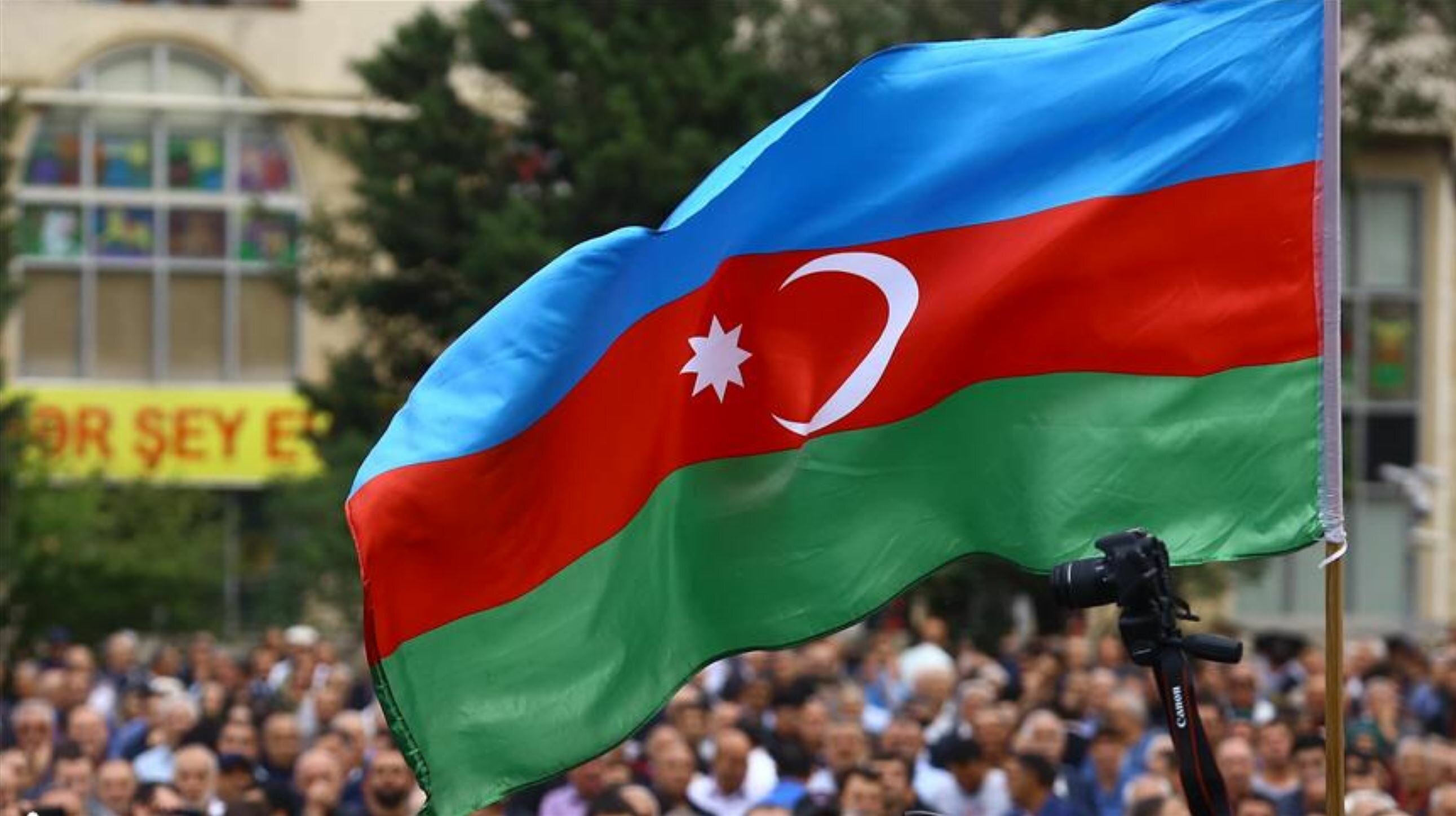 Зачем азербайджану. Иранда azərbaycanlilar mitinq. Karabagh is Azerbaijan. 15 Iyun Azerbaijan National Day. Iranian Azerbaijanis.